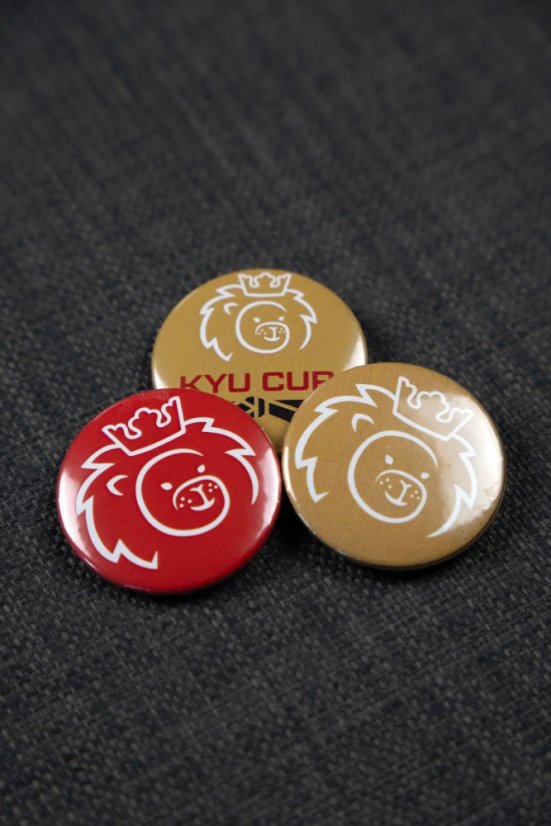 Připínací placka KYU CUP - Barva: Zlatá