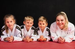 Kimono Koka s ramenními štítky