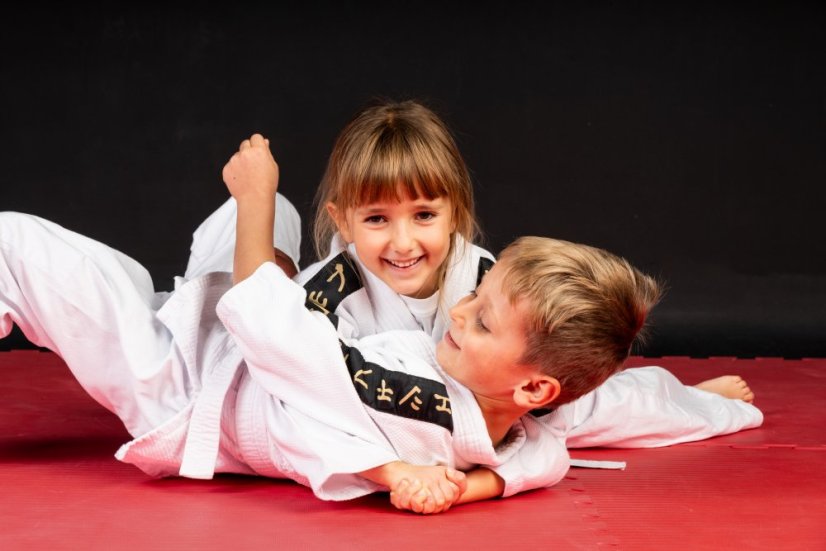 Kimono Koka s ramenními štítky - Velikost kimona: 130