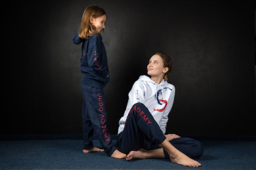 Sportovní tmavě modré klubové tepláky Judo Academy - Velikost: S